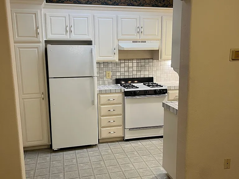 235 Walnut Ave #A — Photo 13