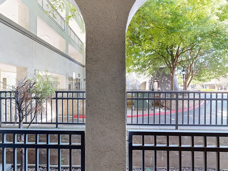 River Terrace — Photo 28