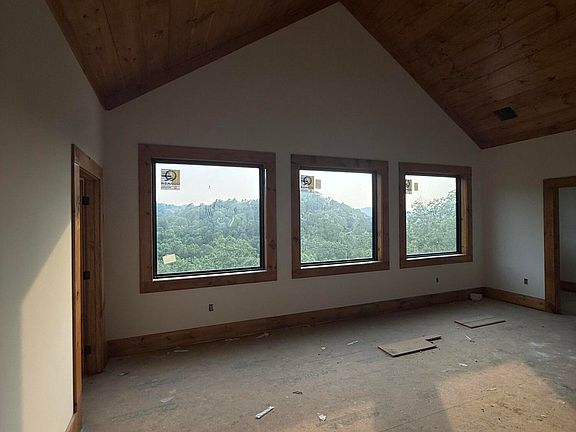 5th image of 2054 Spurling Rd