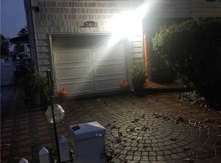 249-26 148th Ave, Rosedale, NY 11422