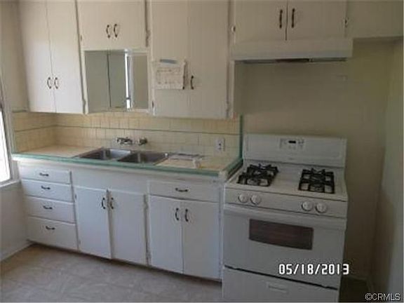 3rd image of 641 W Belmont St