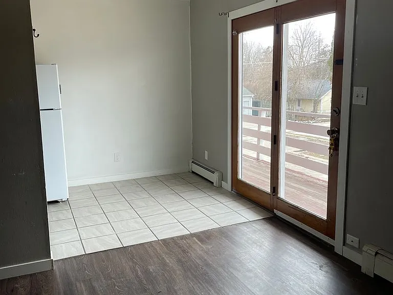 2217 Muscatine Ave — Photo 10
