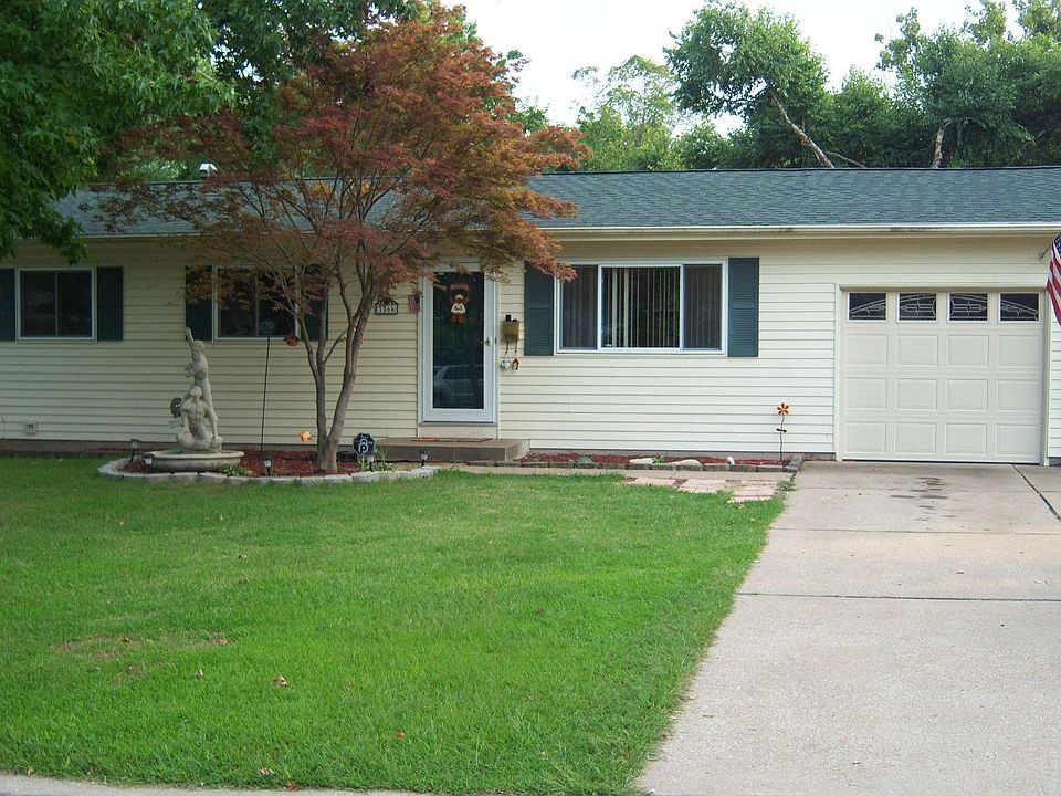 1st image of 1566 Ville Angela Ln