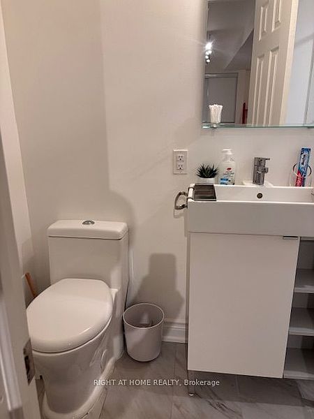 Toronto Townhouse for rent - 1 Bedroom — photo 5