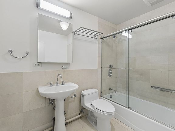 5th image of 30 W 13th St APT 4A