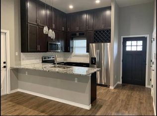 176 Navarro Xing, Seguin, TX 78155