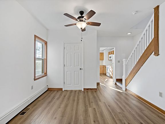 5th image of 1394 Newport Ave