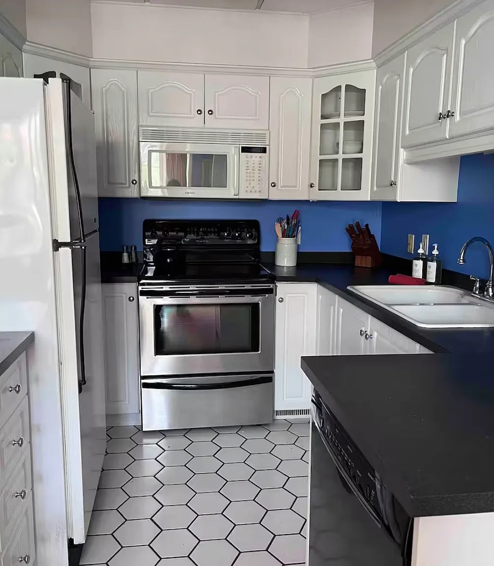 1 bed, 900 sqft, $2,150 — Photo 3