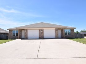 1400 Cavalry Ln, Killeen, B