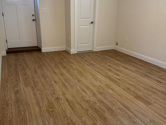 2nd image of 135 Sommer Ave #1