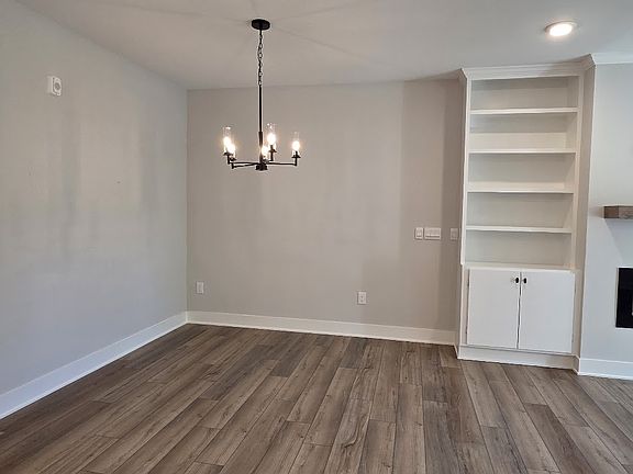 3rd image of 11549 Helmond Way
