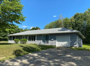 194 Enfield Rd, Lincoln, ME 04457