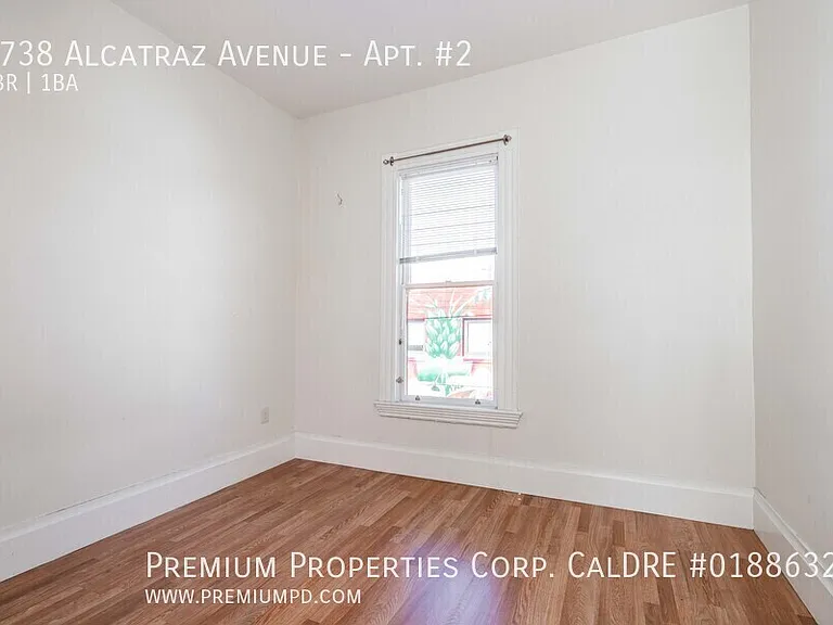 1738 Alcatraz Ave #2 — Photo 8