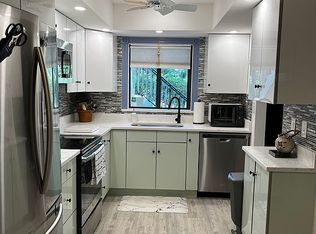 1210 Hall Rd APT 201, North Fort Myers, FL 33903