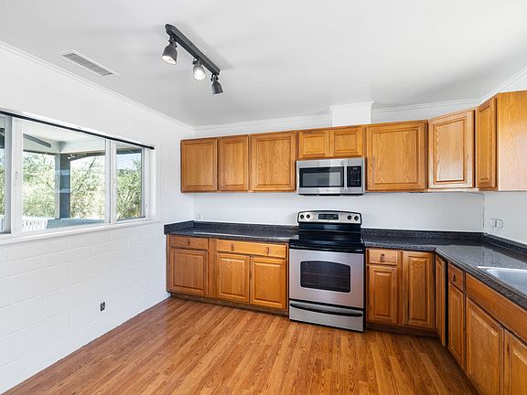 2nd image of 1291 Thompson Ave