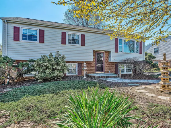 614 Pyrtle Dr, Salem, VA 24153