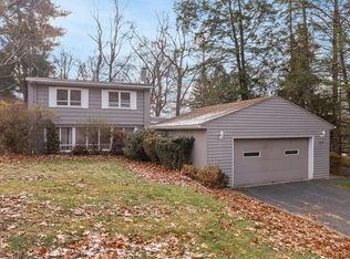 963 Harper Rd, Crescent, PA 15046