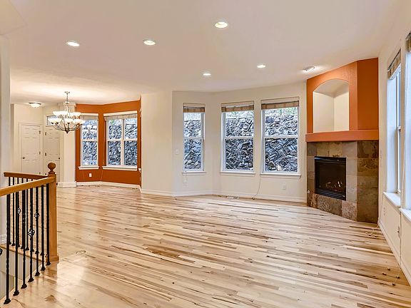 5th image of 736 Martin Dr #1