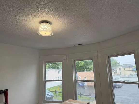 2nd image of 278 Campbell Ave #2