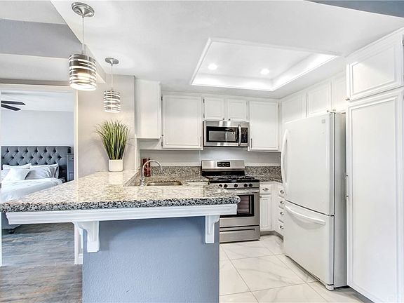 5th image of 20235 Keswick St Unit 203