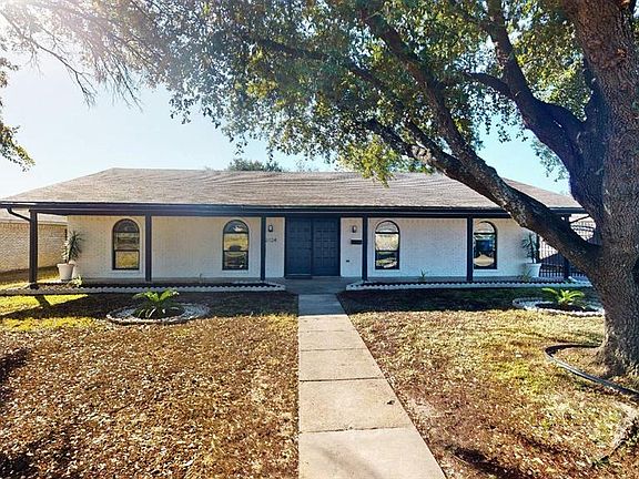 3rd image of 2124 Northmoor Dr