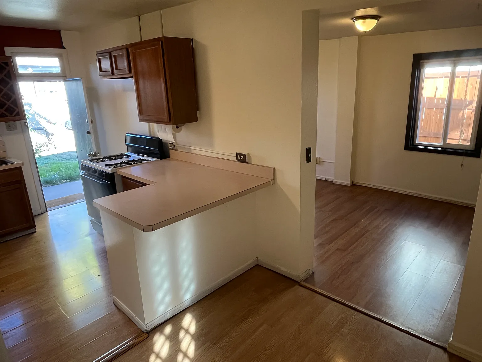 222 W Ellsworth Ave — Photo 4