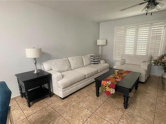 2nd image of 3402 Huisache Ave