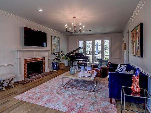 4th image of 2825 Old Elm Ln