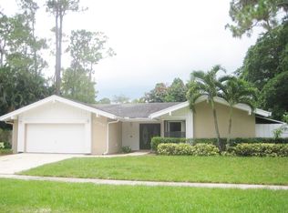 12394 Sawgrass Ct, Wellington, FL 33414