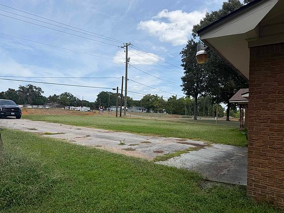3rd image of 3935 State Highway 64 W