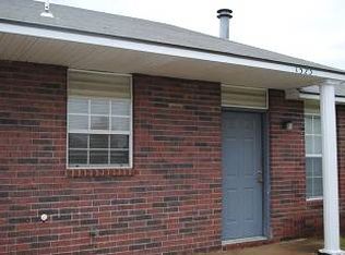 1565 N Carlsbad Trce, Fayetteville, AR 72704