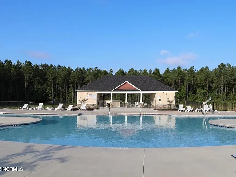411 Cyrus Thompson Dr — Photo 40