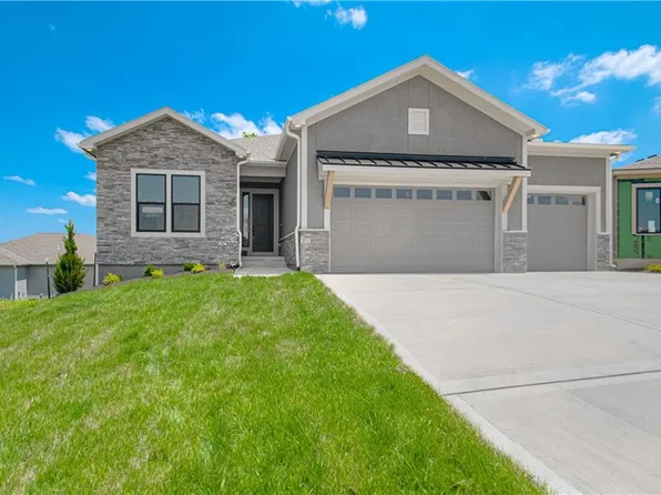 4935 NW Martin St, Riverside, MO 64150