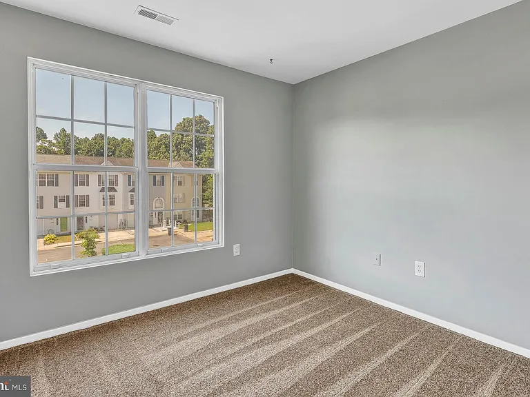 9456 Sea Breeze Ct — Photo 25
