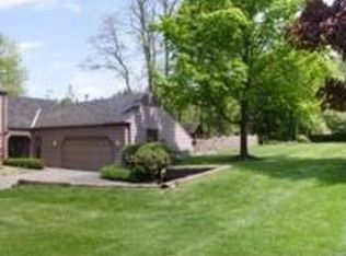 12 Poland Manor Dr, Poland, OH