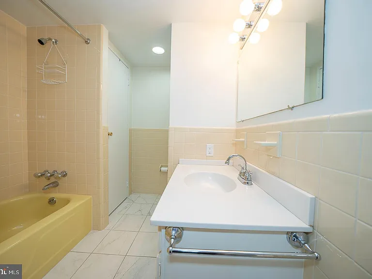 260 W Montgomery Ave #304 — Photo 27