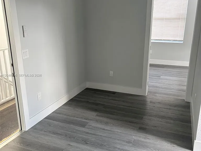 1450 SW 4th St #4 — Photo 5