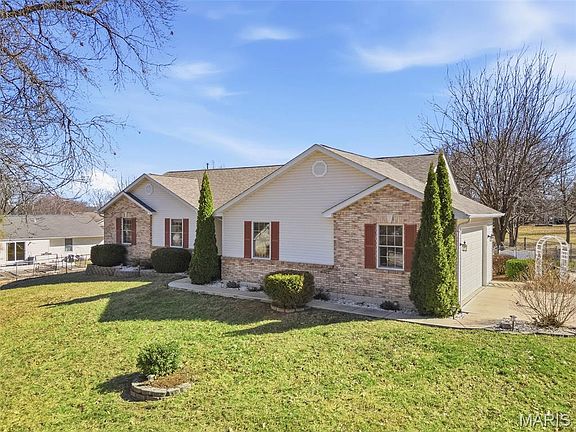 3rd image of 212 Old Troy Rd