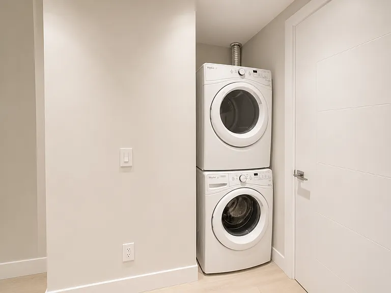 835 Prospect Ave — Photo 4