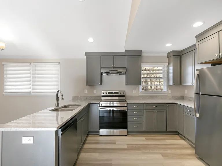 1312 Goodwin Rd — Photo 9