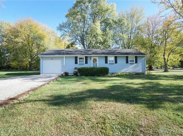 611 Manheim Dr, Fayetteville, OH 45118