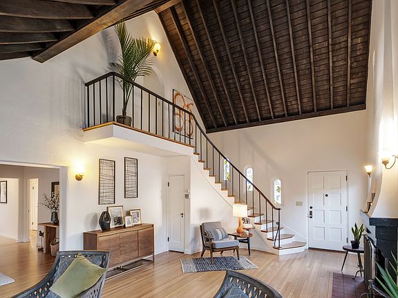 _4_5729 Clover Dr - (17).jpg