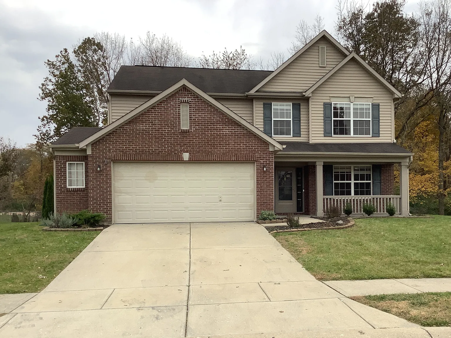 3 bed, 2.0 bath, 2172 sqft, $2,215 — Photo 1