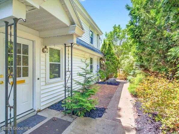 2 Van Rensselaer Street, Saratoga Springs, NY 12866