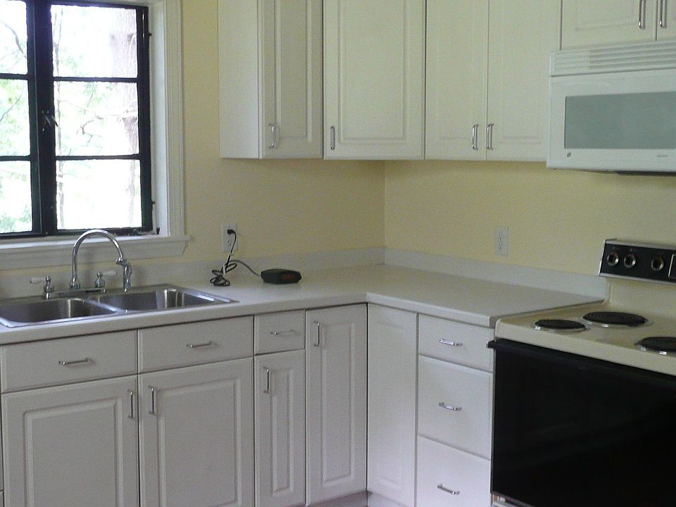 2nd image of 1643 Otts Chapel Rd