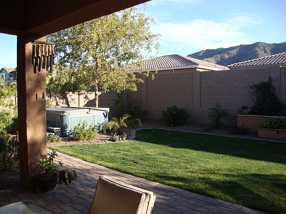 Beautiful Backyard w/ spa