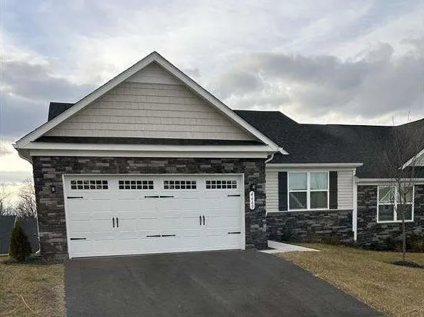 4660 Melville St, Rockingham, VA 22801