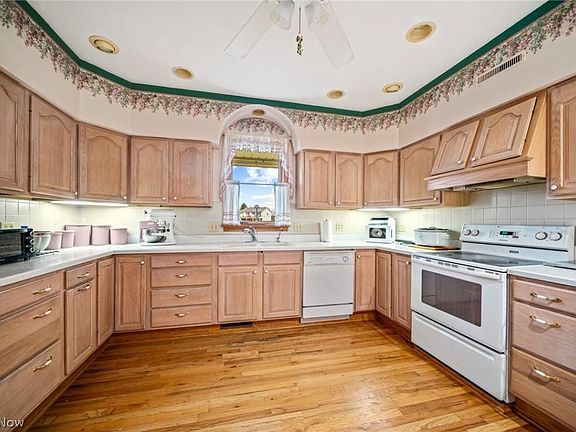 4th image of 5860 Timberline Ct