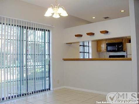 5th image of 8 Chapel Hill Cir