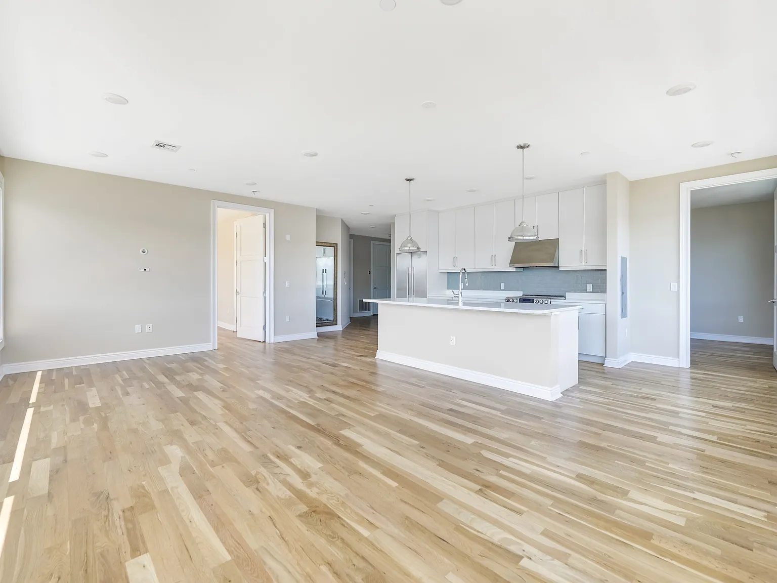 2 bed, 1246 sqft, $6,500 — Photo 3